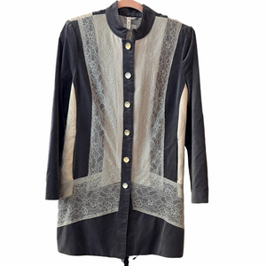 Chicos size 1 / M Silver treasure Artisan button down Jacket.